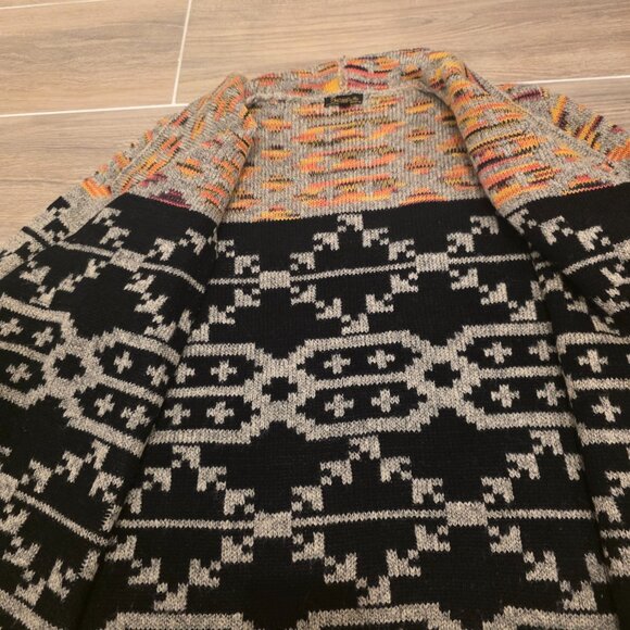 Baciano Cardigan Sweater - Picture 7 of 8